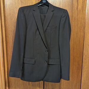 Hugo Boss virgin wool suit (size 42R)